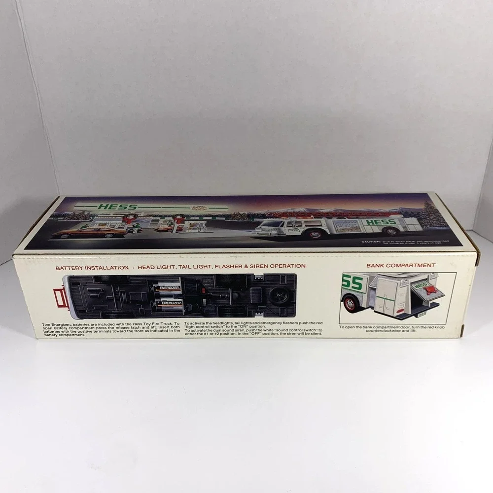 RARE‎ VINTAGE 1989 HESS Toy Fire Truck Bank 18-Wheel Red Ladder NEW in Orig Box